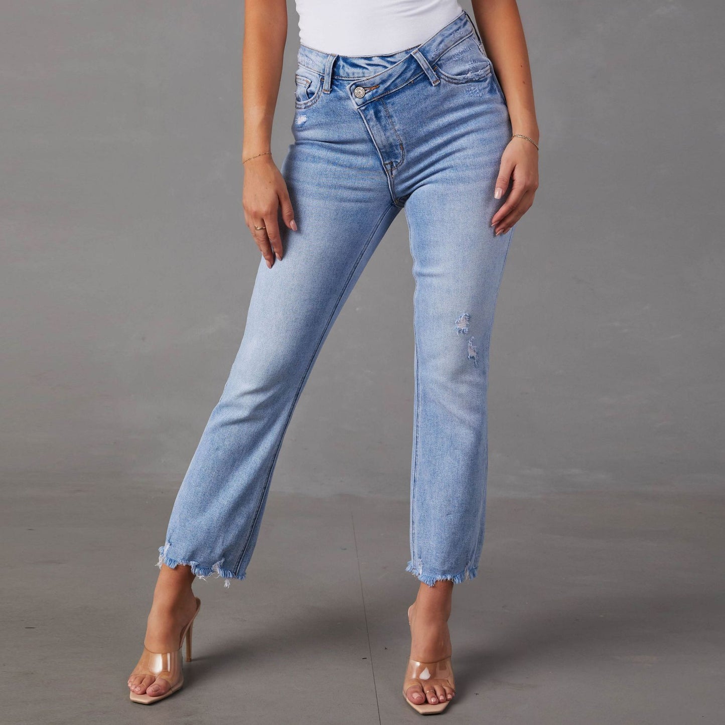Le Denim Asymétrique Iconique
